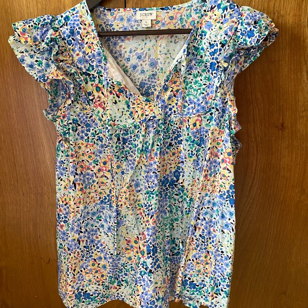 J. Crew factory floral top with ruffle sleeves size LARGE